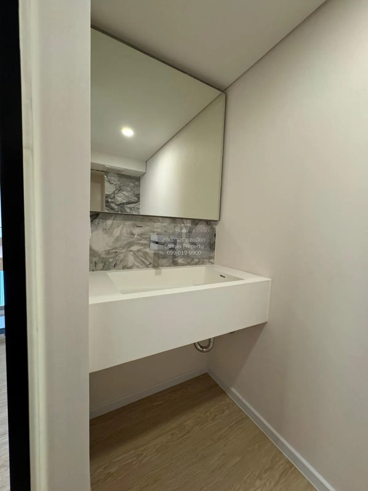 เช่าคอนโด  ไซมิส พระราม 9 (แลนด์มาร์ค @MRTA Station) ดูเพล็กซ์ ห้