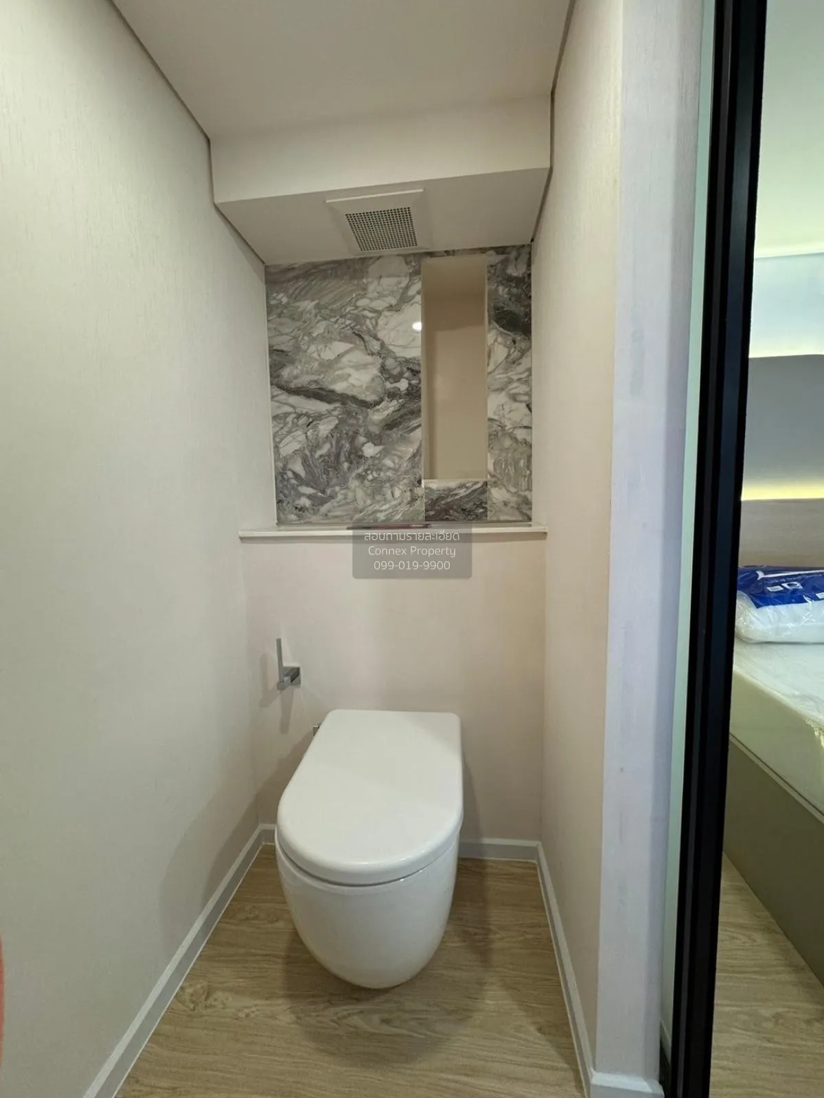 เช่าคอนโด  ไซมิส พระราม 9 (แลนด์มาร์ค @MRTA Station) ดูเพล็กซ์ ห้