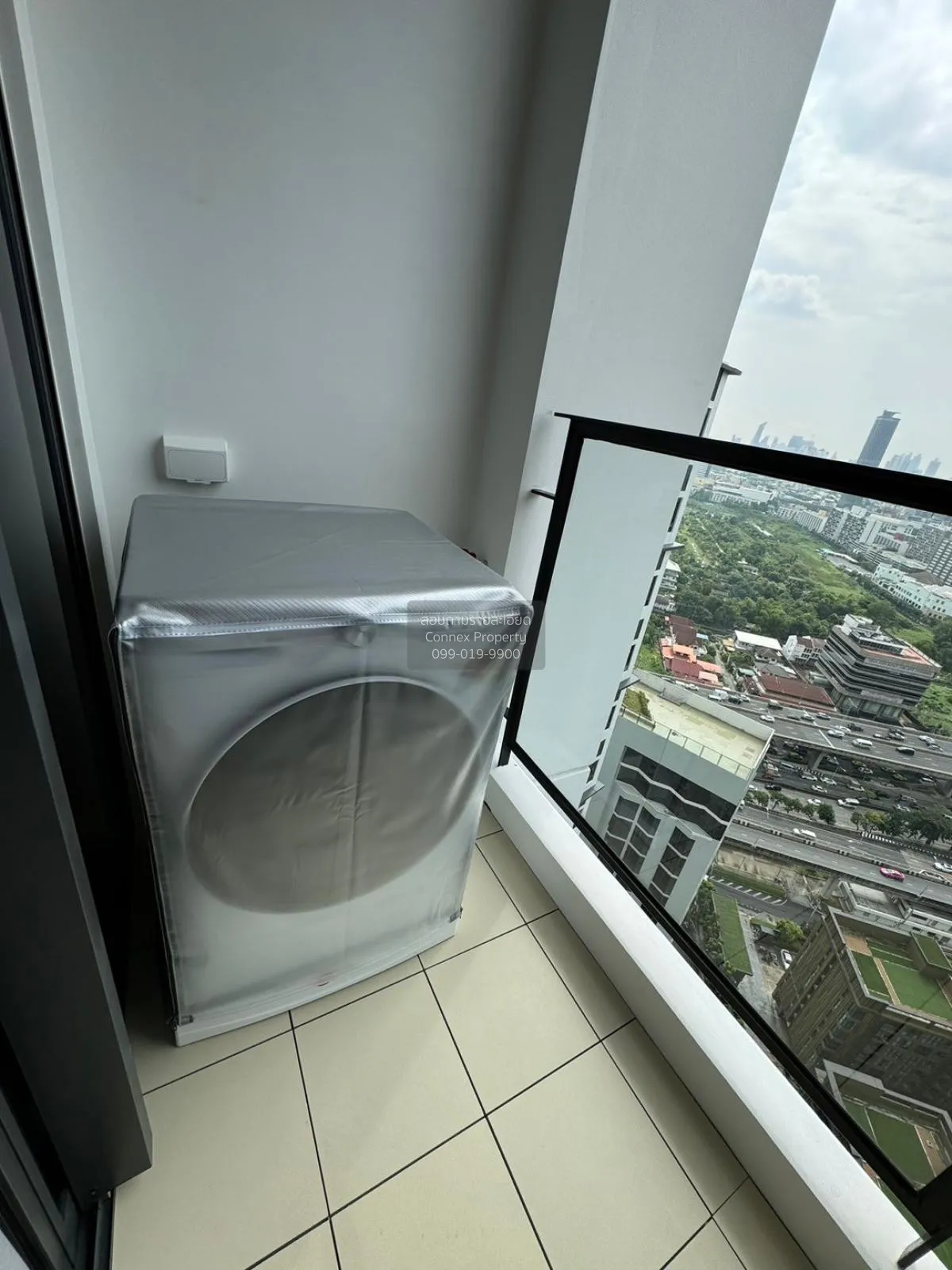 เช่าคอนโด  ไซมิส พระราม 9 (แลนด์มาร์ค @MRTA Station) ดูเพล็กซ์ ห้