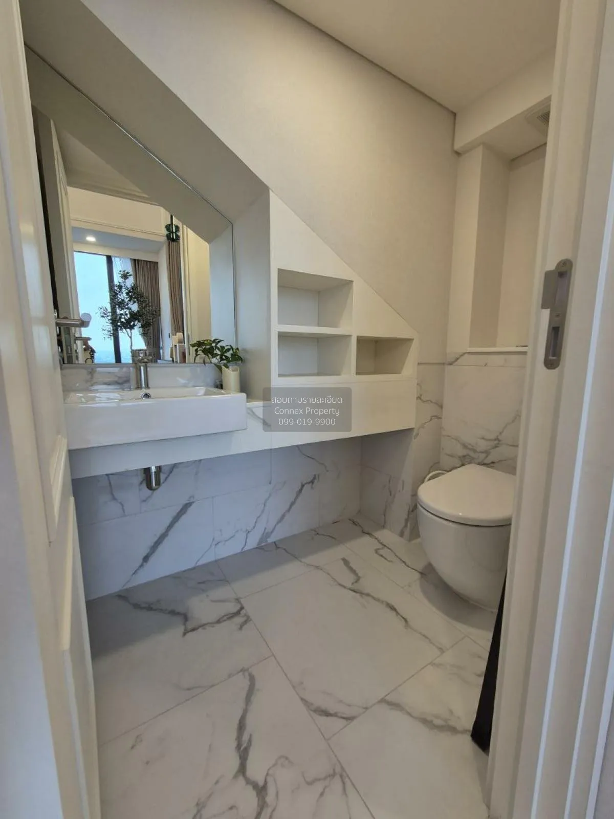 ขายคอนโด  ไซมิส พระราม 9 (แลนด์มาร์ค @MRTA Station) เพนท์เฮ้าส์ ห