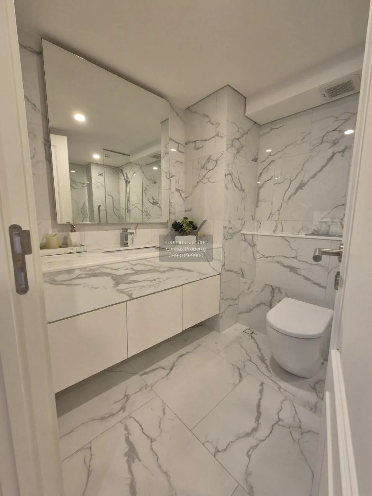 ขายคอนโด  ไซมิส พระราม 9 (แลนด์มาร์ค @MRTA Station) เพนท์เฮ้าส์ ห