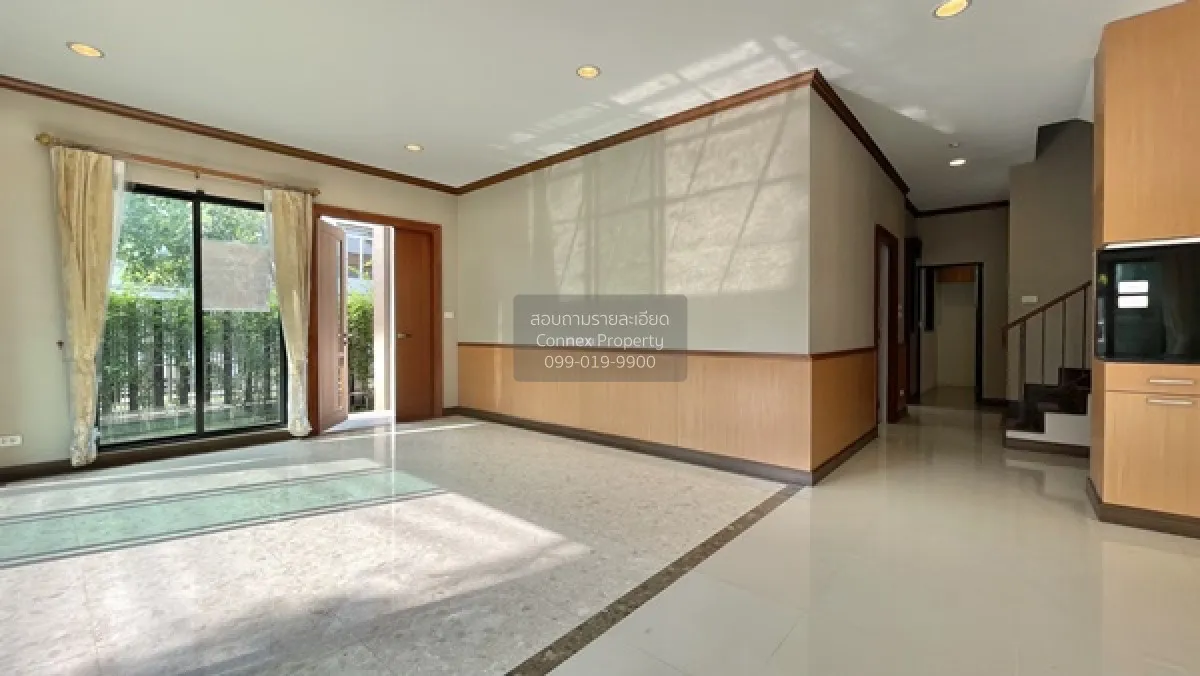 For Sale House , Life Bangkok Boulevard Ramintra 105 , corner uni