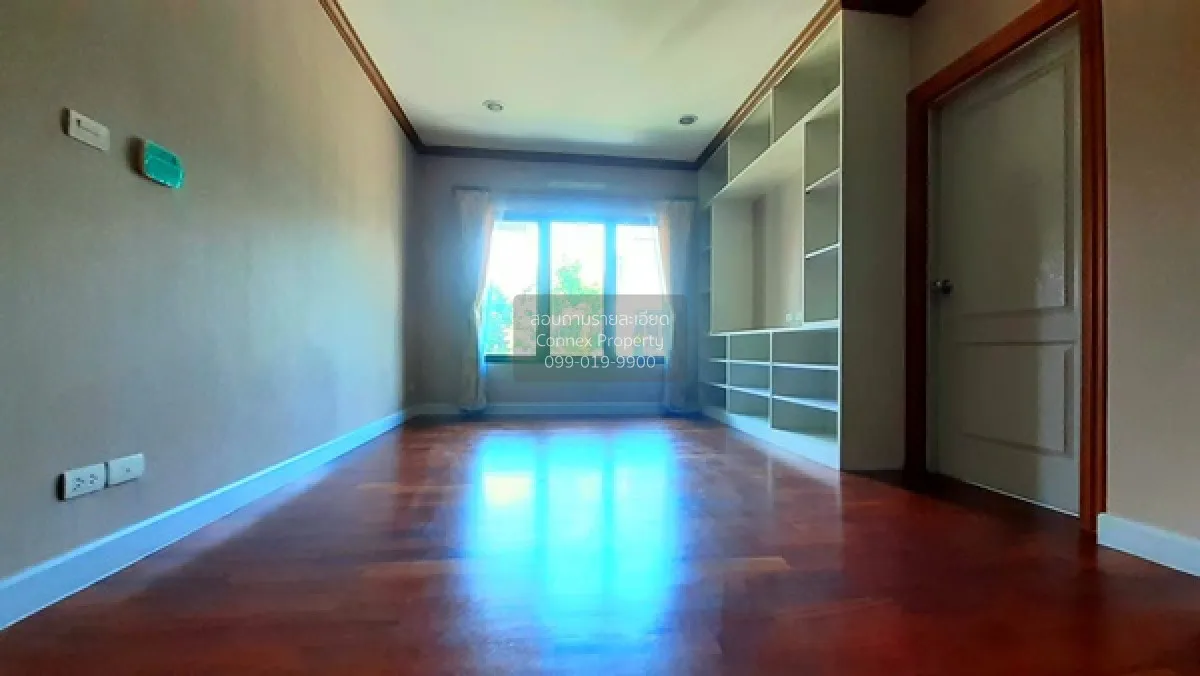 For Sale House , Life Bangkok Boulevard Ramintra 105 , corner uni