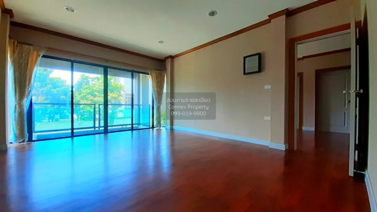 For Sale House , Life Bangkok Boulevard Ramintra 105 , corner uni