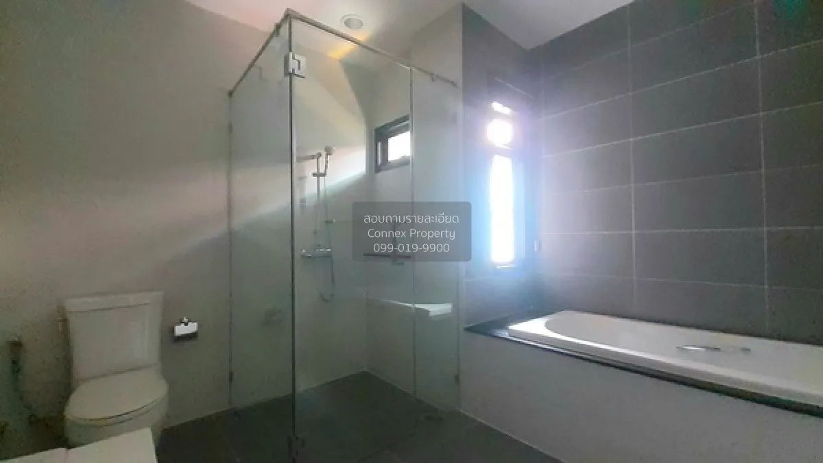 For Sale House , Life Bangkok Boulevard Ramintra 105 , corner uni