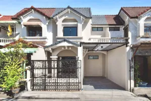 ขายทาวน์เฮ้าส์/ทาวน์โฮม  กัญจน์เพชรวิลล่า หน้ากว้าง รีโนเวทใหม่ ดอนเมือง เขต ดอนเมือง กรุงเทพ CX-142977