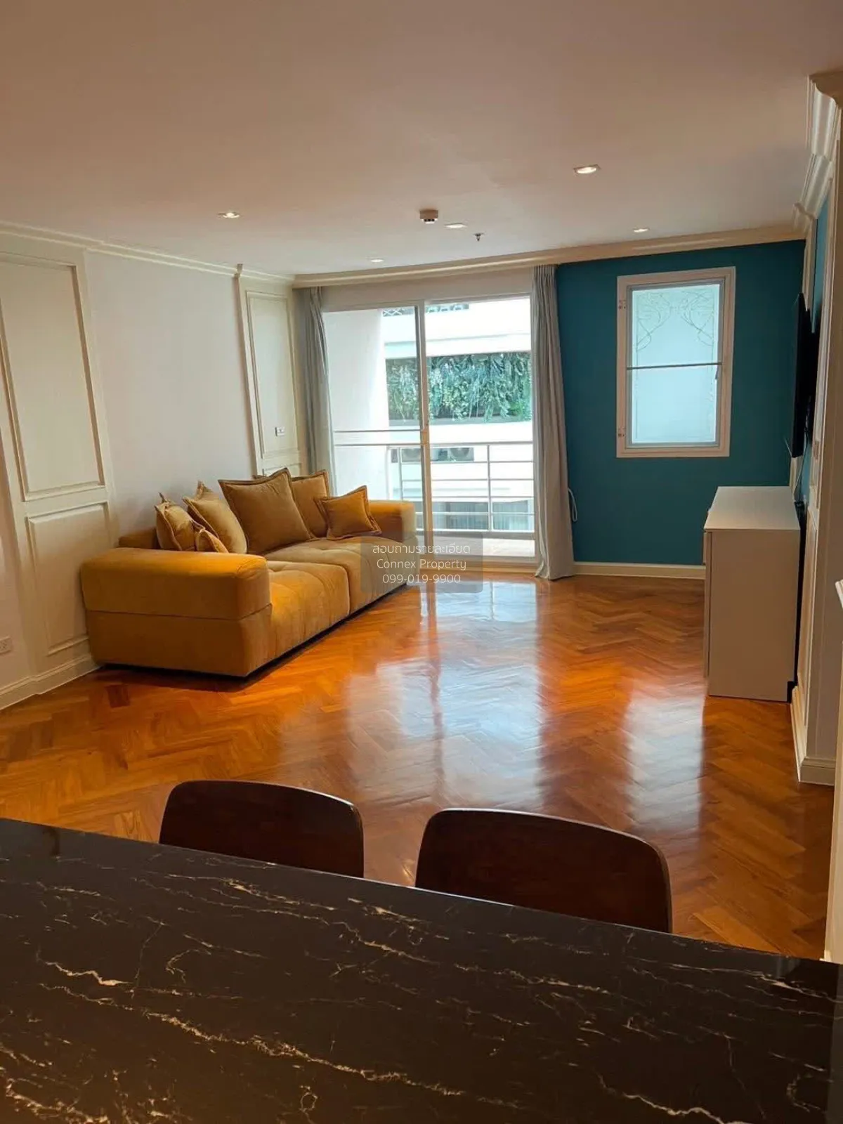 For Rent Condo , Serene Place , corner unit , wide frontage , BTS 1