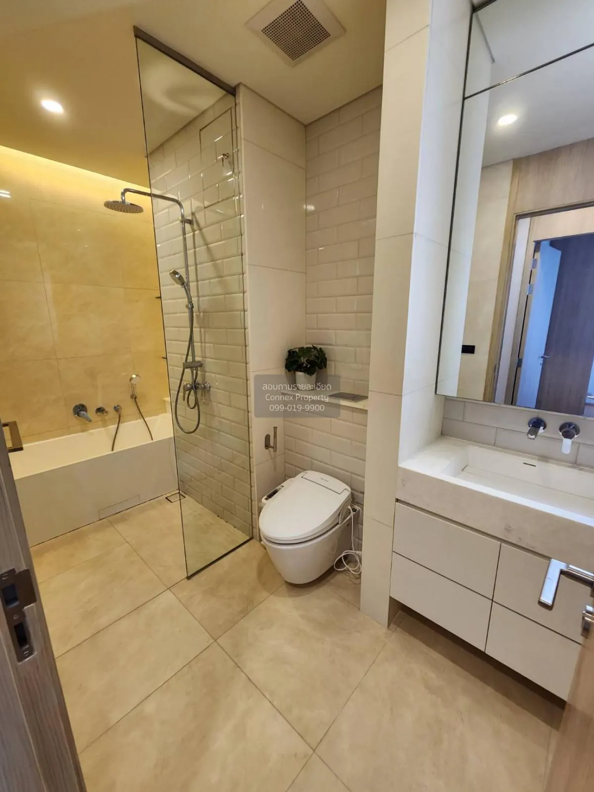 เช่าคอนโด  ไซมิส เอ๊กซ์คลูซีพ 42 BTS-เอกมัย พระโขนง เขต คลองเตย ก