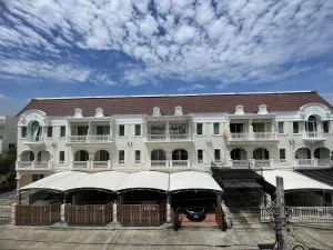 ขายทาวน์เฮ้าส์/ทาวน์โฮม  เมโทร พาร์ค สาทร (TownHouse) BTS-วุฒากาศ บางหว้า เขต ภาษีเจริญ กรุงเทพ CX-92410