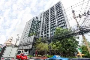 Fuse Miti Sutthisan - Ratchada - ฟิวส์ มิติ รัชดา-สุทธิสาร