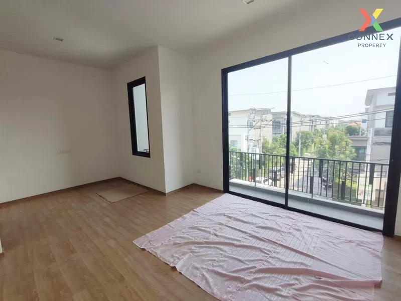 FOR SALE townhome , Baan Pieamsuk Pinklao-Kanjanapisek , wide fro