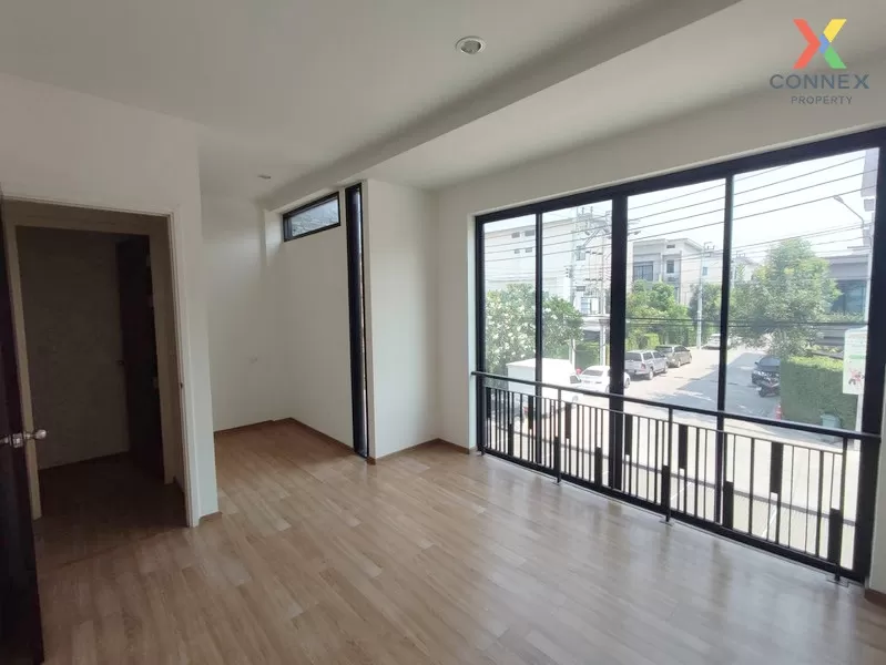 FOR SALE townhome , Baan Pieamsuk Pinklao-Kanjanapisek , wide fro