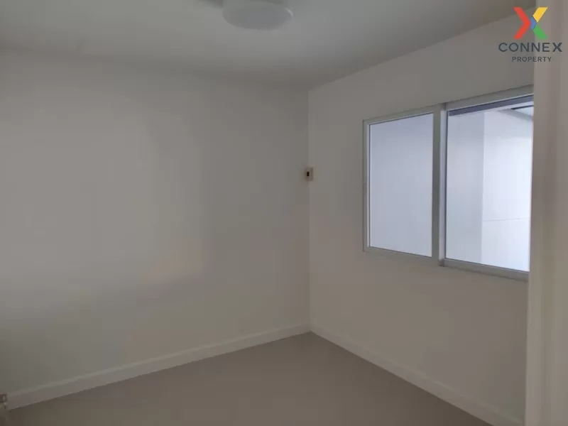 FOR SALE townhome , The Modish Bangbuathong , wide frontage , Lam