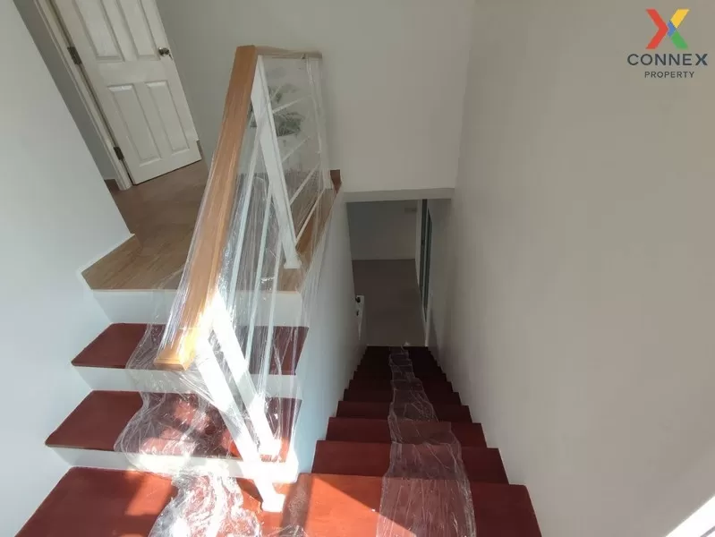 FOR SALE townhome , The Modish Bangbuathong , wide frontage , Lam