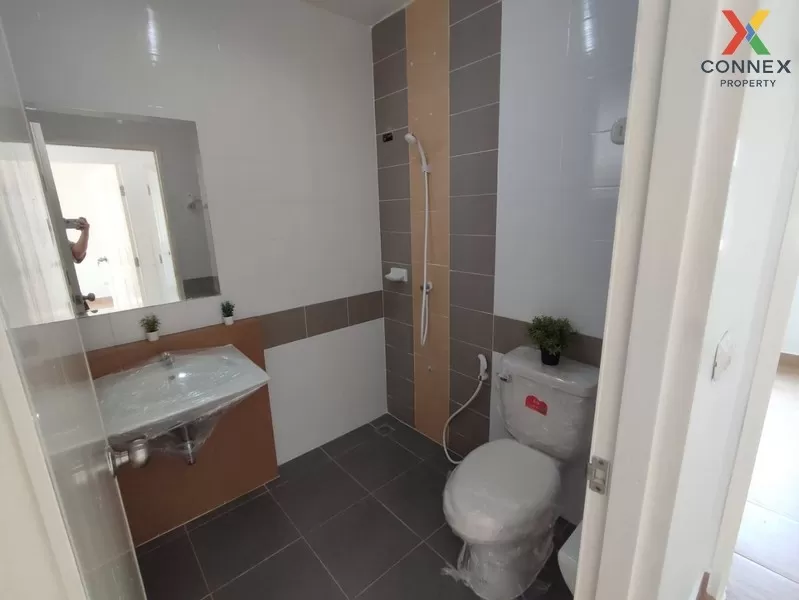 FOR SALE townhome , The Modish Bangbuathong , wide frontage , Lam