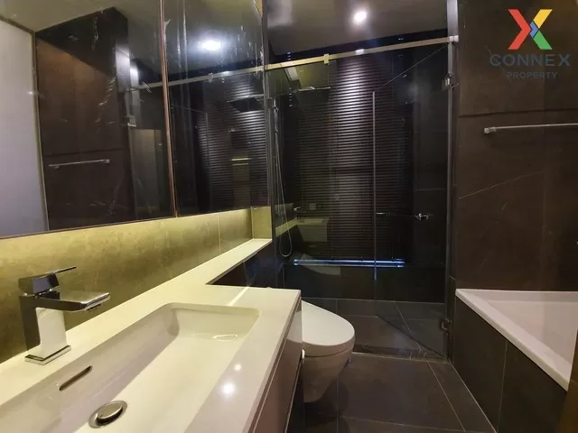 FOR RENT condo , The Esse at Singha Complex , high floor , MRT-Ph