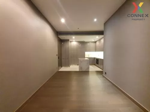 FOR RENT condo , The Esse at Singha Complex , high floor , MRT-Phetchaburi , Bang Kapi , Huai Khwang , Bangkok , CX-00134