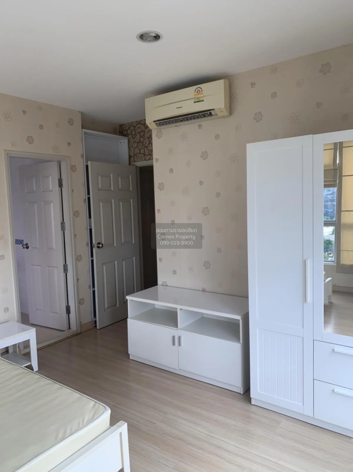 FOR RENT condo Life @ Sathorn 10 , corner unit , BTS-Chong Nonsi 