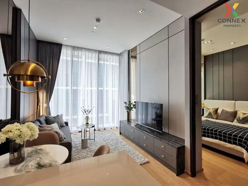 FOR RENT condo , 28 Chidlom , corner unit , BTS-Chit Lom , Lumpin