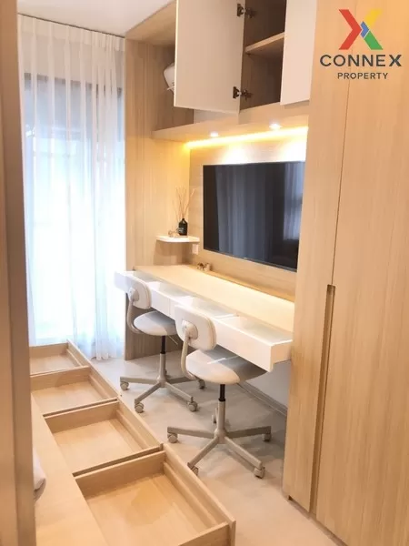 FOR RENT condo , Life One Wireless , corner unit , BTS-Phloen Chi