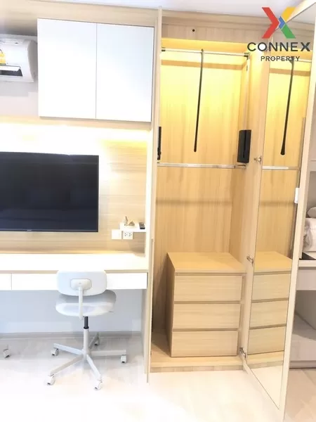 FOR RENT condo , Life One Wireless , corner unit , BTS-Phloen Chi