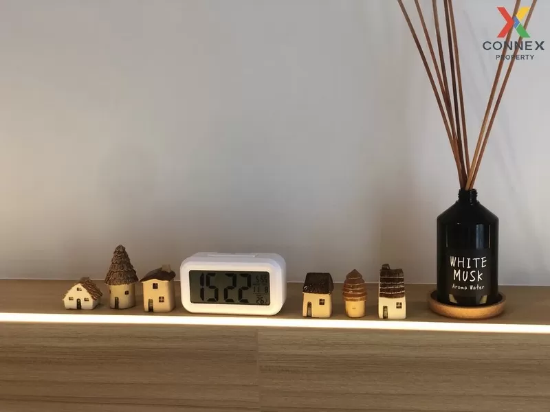 FOR RENT condo , Life One Wireless , corner unit , BTS-Phloen Chi