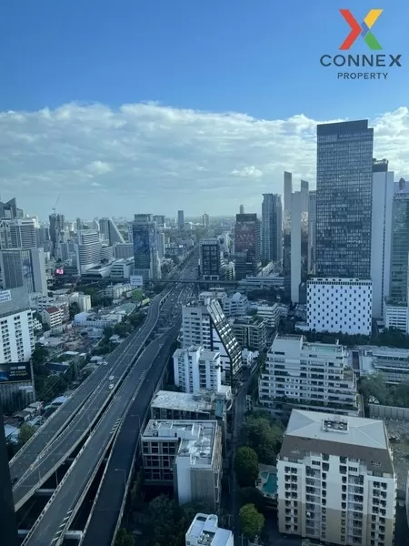 FOR RENT condo , Life One Wireless , corner unit , BTS-Phloen Chi