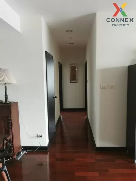 FOR RENT condo , Wilshire Sukhumvit 22 , corner unit , MRT-Queen 