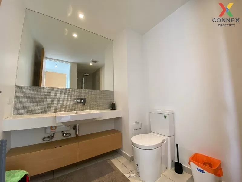 FOR RENT condo , The Lofts Ekkamai , high floor , BTS-Ekkamai , P