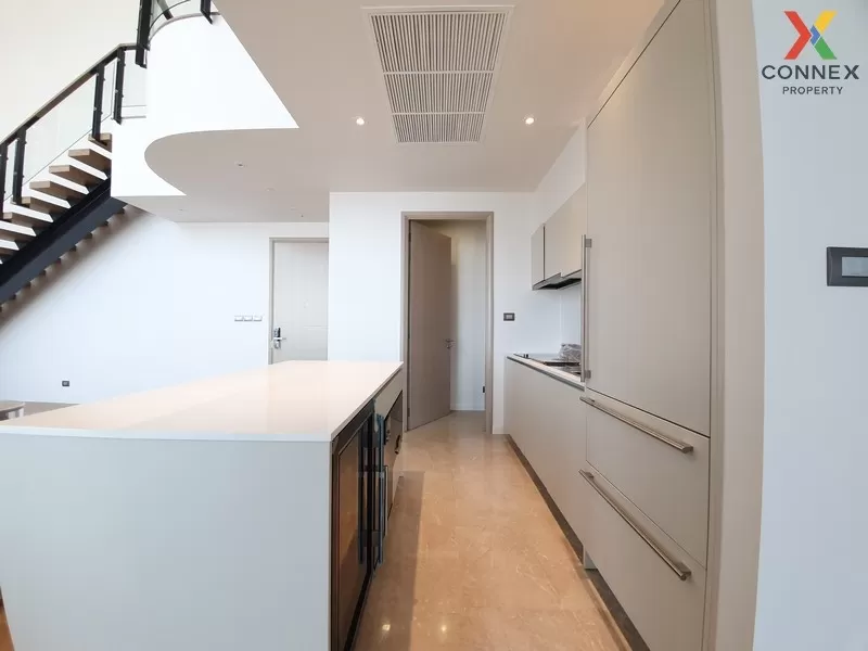 FOR SALE condo , Magnolias Waterfront Residence , Duplex , nice v