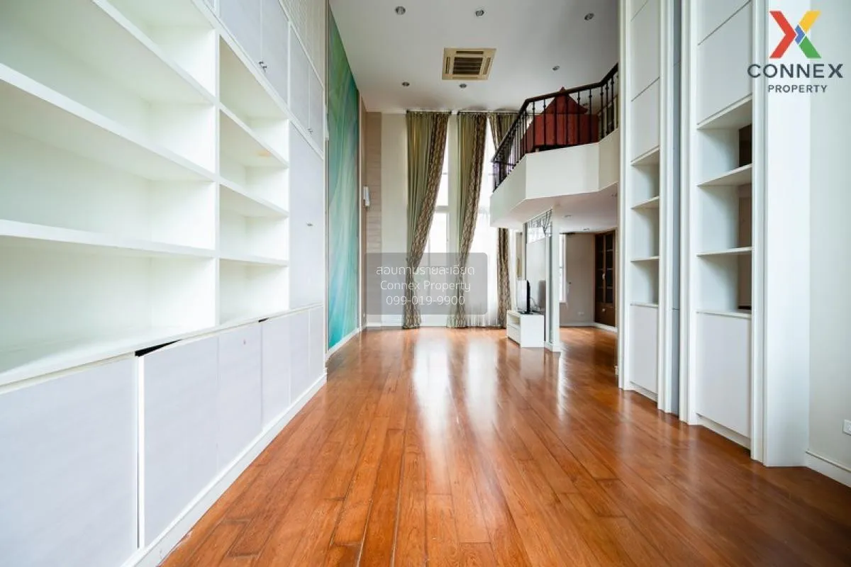 FOR RENT townhome , Baan Klang Krung Thonglor , high floor , BTS-