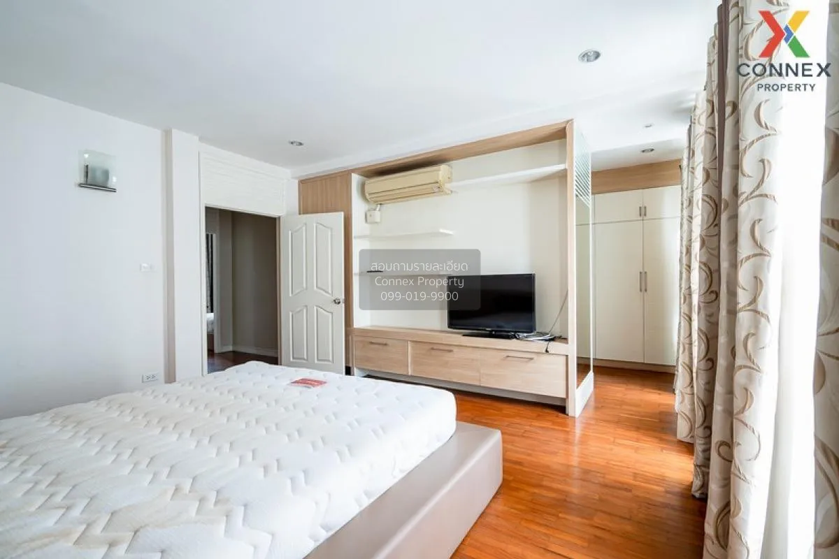 FOR RENT townhome , Baan Klang Krung Thonglor , high floor , BTS-