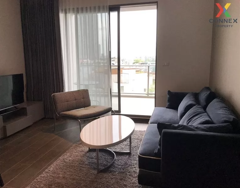 FOR RENT condo , The Lofts Ekkamai , high floor , BTS-Ekkamai , P 1