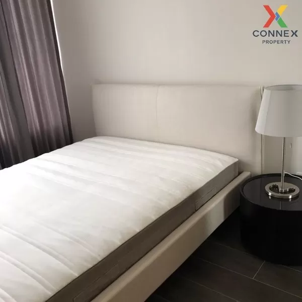 FOR RENT condo , The Lofts Ekkamai , high floor , BTS-Ekkamai , P