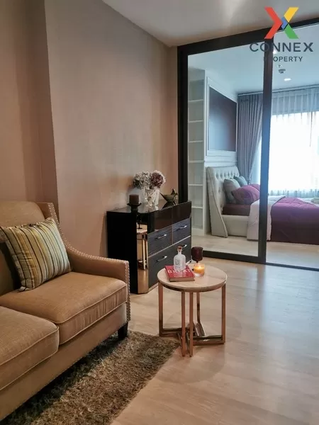 FOR RENT condo , Life One Wireless , corner unit , BTS-Phloen Chi 2