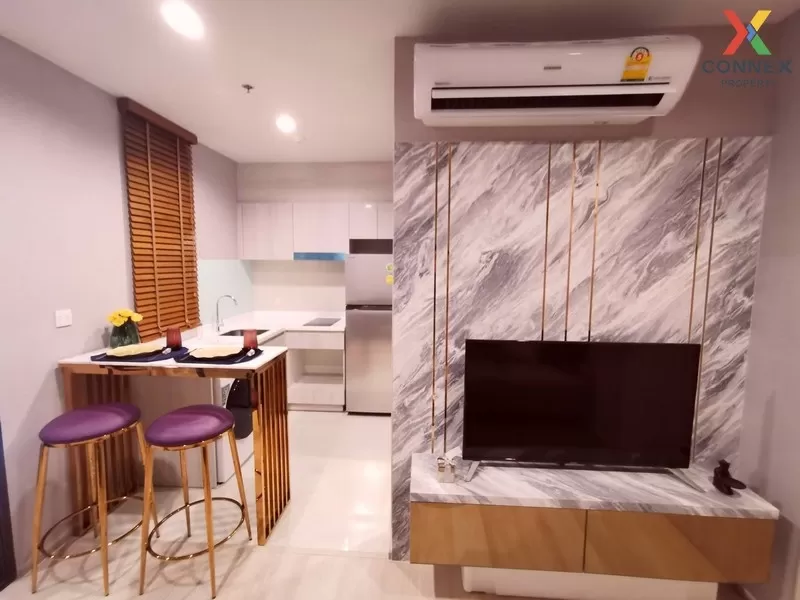 FOR RENT condo , Life One Wireless , corner unit , BTS-Phloen Chi 3