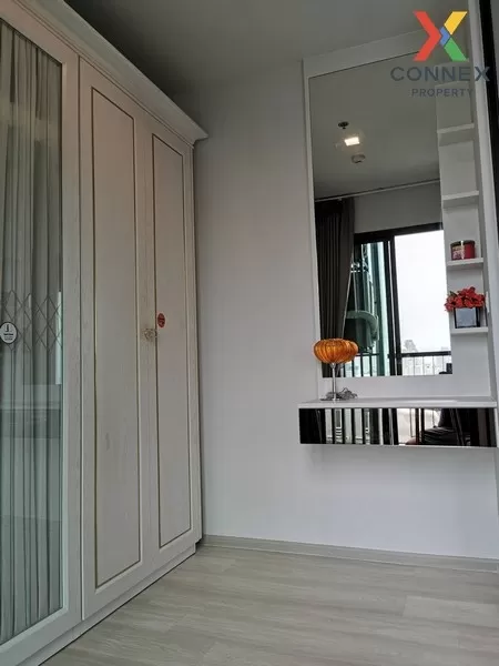 FOR RENT condo , Life One Wireless , corner unit , BTS-Phloen Chi