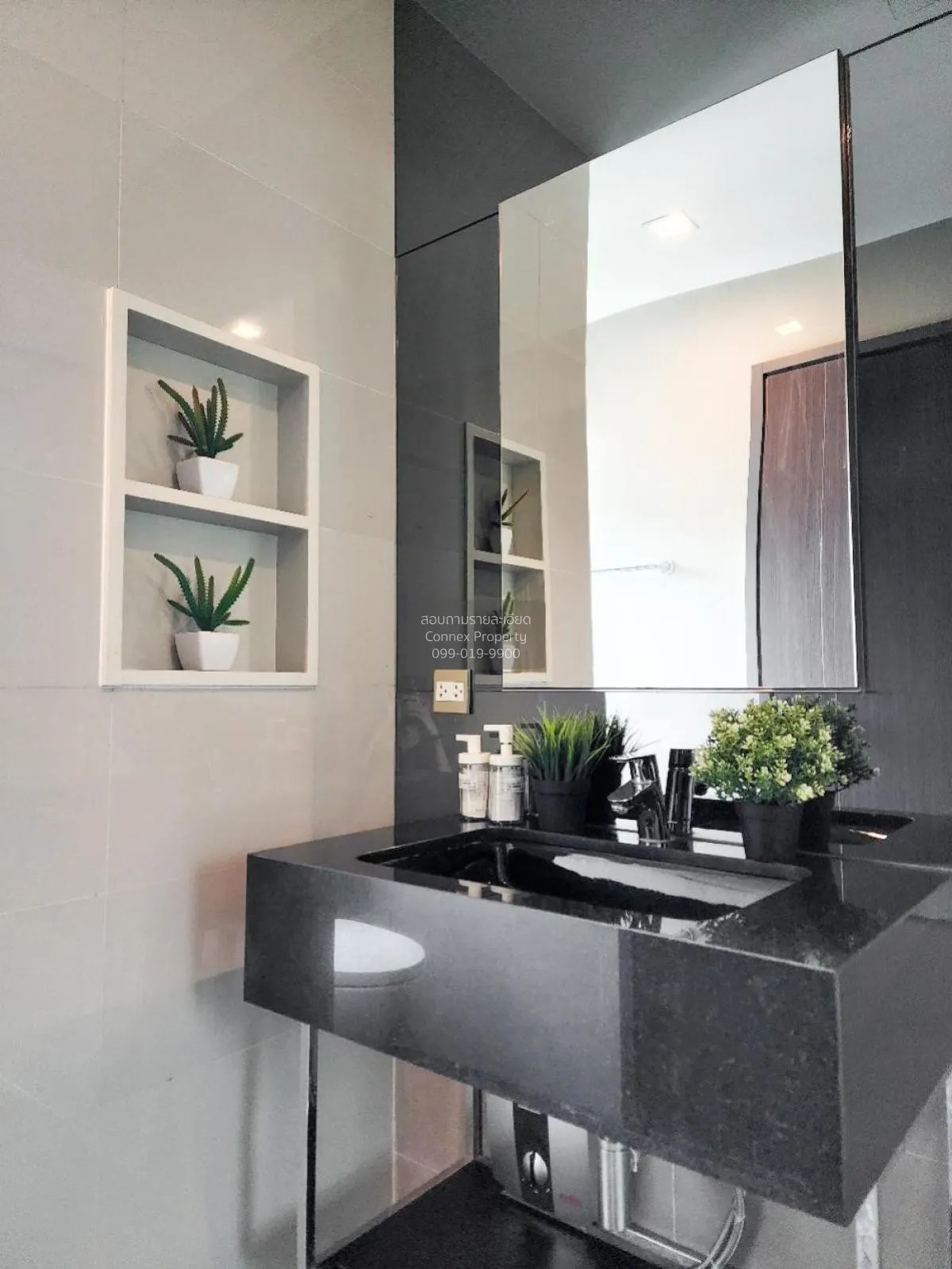 FOR RENT condo , EDGE Sukhumvit 23 , Duplex , high floor , BTS-As