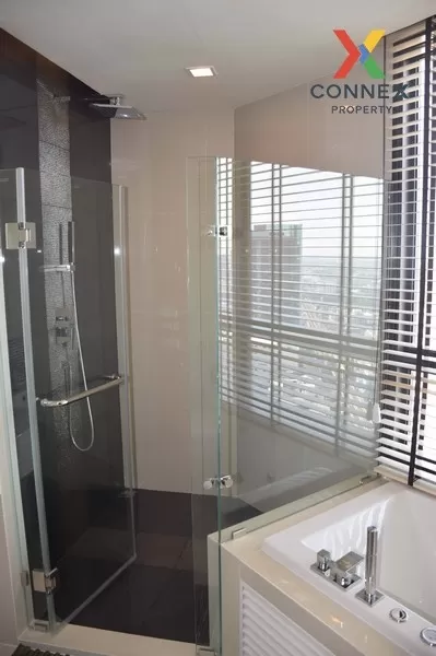 FOR RENT condo , RHYTHM Sukhumvit 44/1 , Duplex , high floor , BT