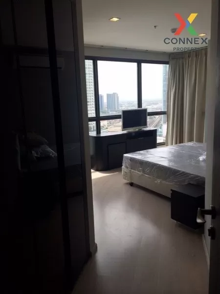 FOR RENT condo , RHYTHM Sukhumvit 44/1 , Duplex , high floor , BT
