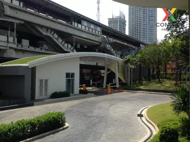 FOR RENT condo , RHYTHM Sukhumvit 44/1 , Duplex , high floor , BT