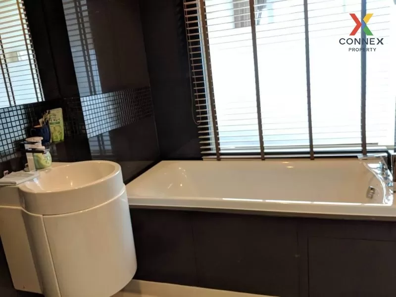 เช่า คอนโด ห้องมุม วิวแม่น้ำ Rhythm Sathorn BTS-สะพานตากสิน สาทร 