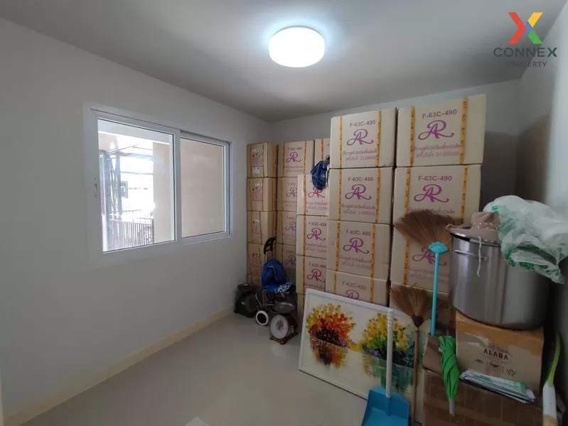 FOR SALE townhome , The Modish Bangbuathong , wide frontage , Lam 4