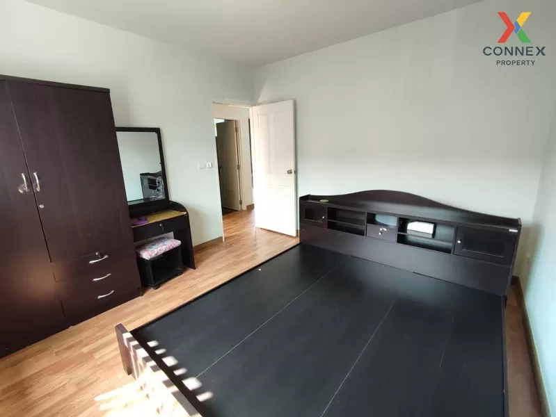 FOR SALE townhome , The Modish Bangbuathong , wide frontage , Lam