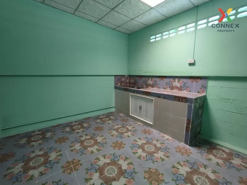 ทาวน์เฮ้าส์ 2 ชั้น รีโนเวตใหม่ทั้งหลัง หมู่บ้านแดนทองวิลเลจ อ.สาม