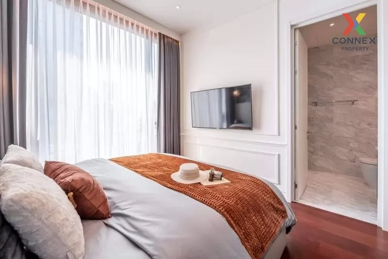 FOR RENT condo , Khun By Yoo , Duplex , high floor , BTS-Thong Lo