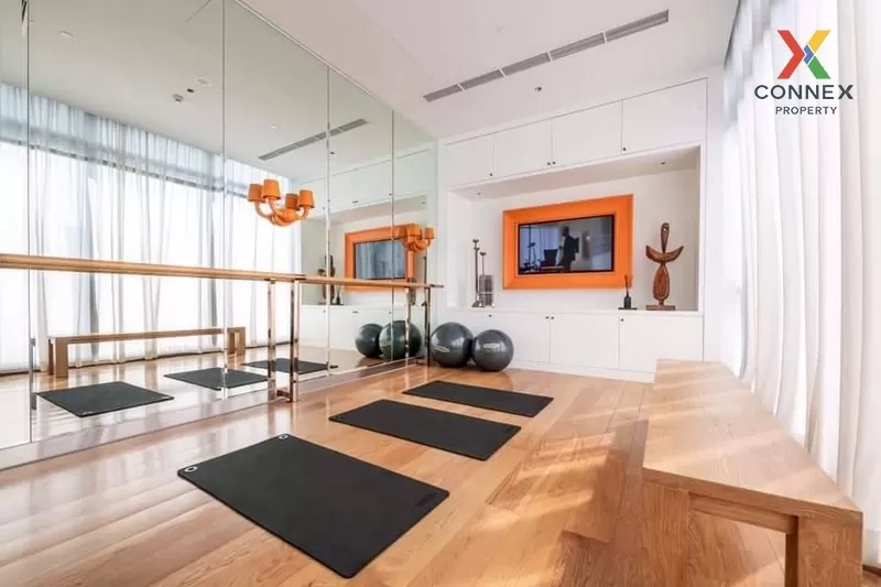 FOR RENT condo , Khun By Yoo , Duplex , high floor , BTS-Thong Lo