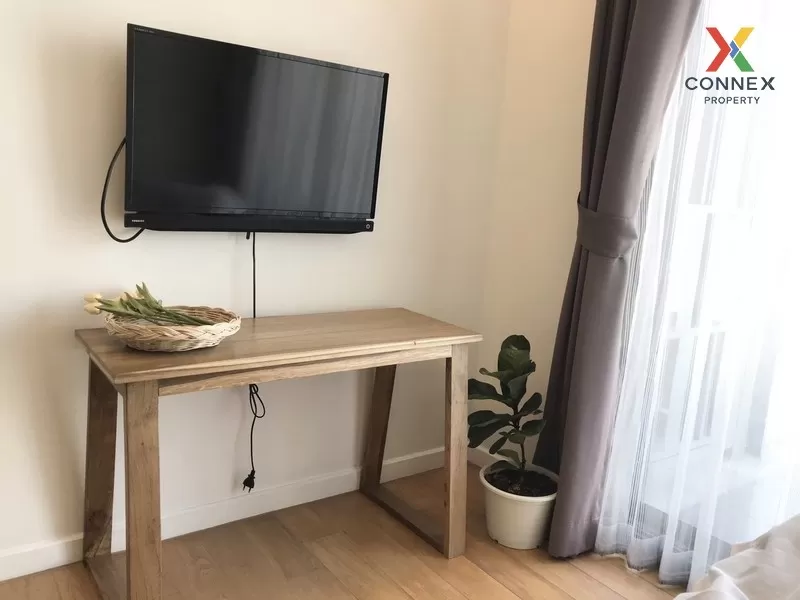 FOR RENT condo , Via Botani , Duplex , high floor , BTS-Phrom Pho