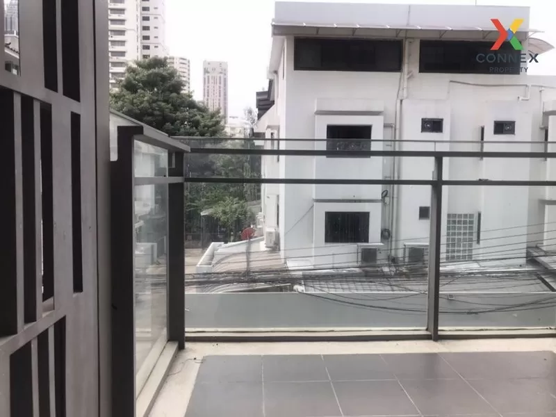 FOR RENT condo , Via Botani , Duplex , high floor , BTS-Phrom Pho