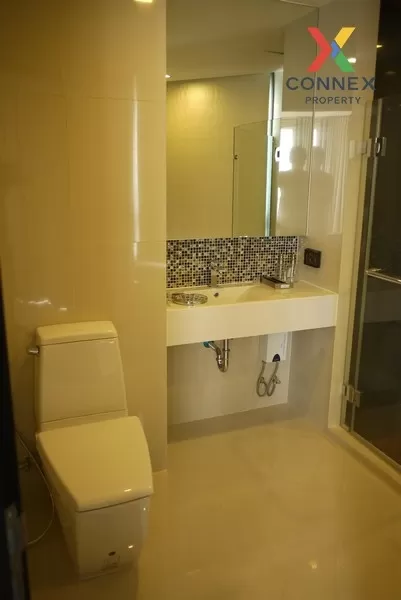 FOR RENT condo , RHYTHM Sukhumvit 44/1 , Duplex , high floor , BT